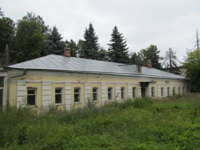 Конюшни