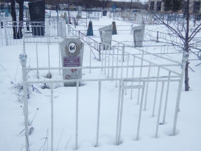 Могила Горобца Никифора Васильевича (1900-1973) Героя Социалистического Труда. Надгробная мраморная плита