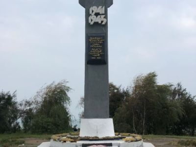 Монумент жителям села Анна,  павшим в сражениях Великой Отечественной войны 1941-1945 гг.