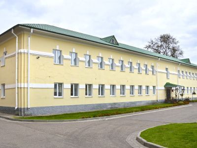 3 мануфактурных корпуса хозяйственного двора