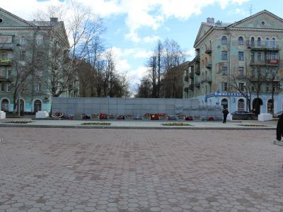 Памятник рабочим и служащим завода имени Я.М.Свердлова, погибшим в годы Великой Отечественной войны