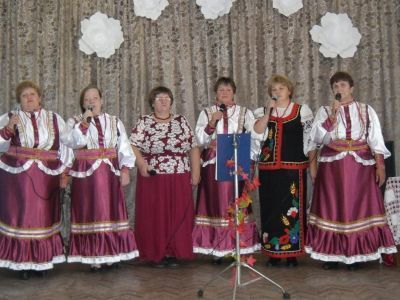 Клуб с. Полудни