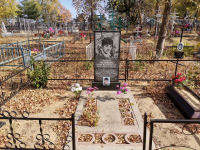 Могила воина-интернационалиста Мурашкина Ю.В.