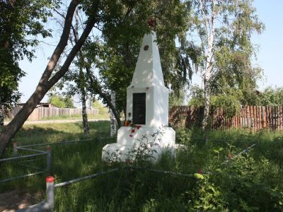 Памятник воинам-землякам, погибшим на фронтах Великой Отечественной войны