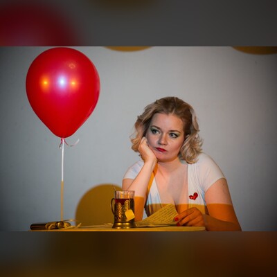 На вокзале. Под часами