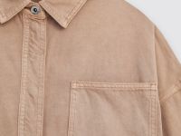 Джинсовая куртка с карманами