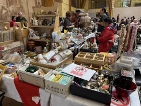 В Якутске открылась ярмарка любителей старины «Ленские клады»