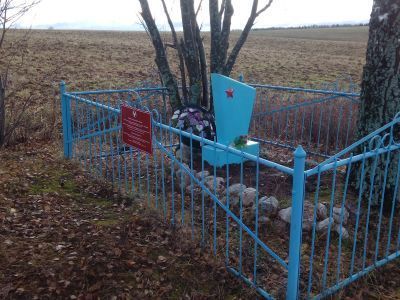 Памятник командирам 3-ей Армии Восточного фронта Т.Г. Смирнову и Ф.Я. Михееву, погибшим в годы гражданской войны. 1959 г.