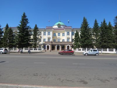 Здание обкома КПСС, построенное советскими рабочими в 1940 году в качестве дара правительства СССР тувинскому народу