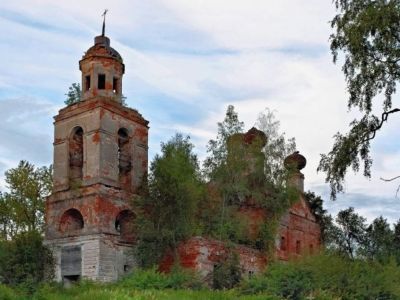 Церковь Михаила Архангела с иконостасом п. п. XIX в.