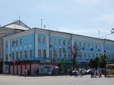 Здание гостиницы «Пассаж», где с мая по июнь 1918 г. жил советский государственный и партийный деятель Варейкис Иосиф Михайлович