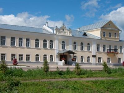 Здание, где были сформированы боровичские партизанские отряды