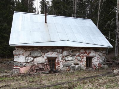 Баня валунная на склоне горы Секирной