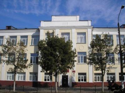 Здание школы, в которой учился С.А. Плющенко и выступал Ю.А. Гагарин
