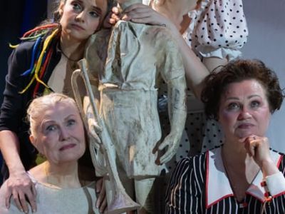 В ожидании его