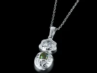 Подвеска из серебра с хромдиопсидом и бриллиантами э0636пд01260350