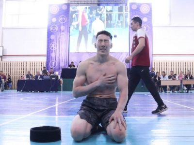 Победителем третьего отборочного турнира на Игры Дыгына стал мас-рестлер Ариан Мярин