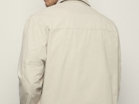 Ветровка из хлопка с нагрудными карманами