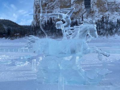 Подножие Ленских столбов украсили ледовые скульптуры, посвященные играм «Дети Азии»