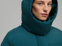 Стеганая куртка с капюшоном