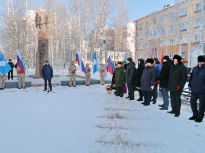 И выстрелы на дальнем рубеже...