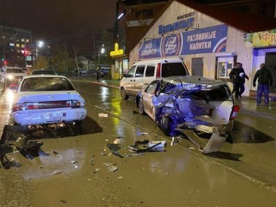 Трёх пострадавших в массовом ДТП с пьяным водителем госпитализировали в Якутске