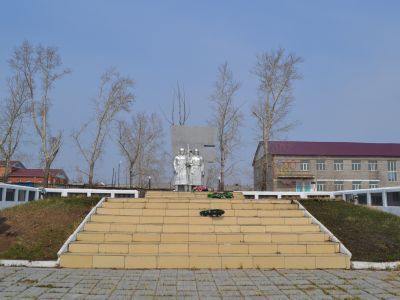 Памятник воинам-землякам, погибшим на фронтах Великой Отечественной войны