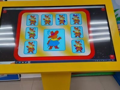 В детской библиотеке Алдана появился интерактивный стол