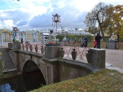 Мост Китайский Большой со статуями китайцев