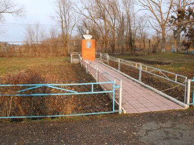 Памятник Герою Советского Союза лейтенанту Б.М.Хечееву