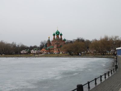 Пруд перед дворцом