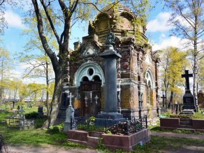 Могила Кондратенко Р.И. (1857-1904), генерала, героя обороны Порт-Артура