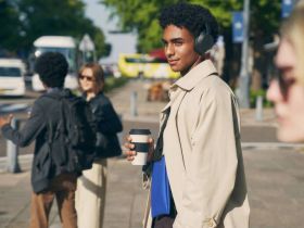 Беспроводные наушники Sony