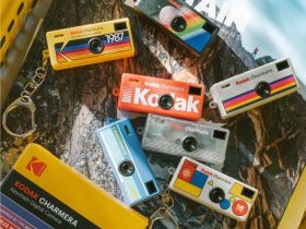 Цифровая камера-брелок KODAK Charmera 1987