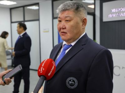 Участник программы «Якутия – Земля героев» изучил работу ЖКХ и энергетики в Томпонском районе