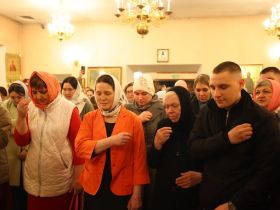 Глава Якутии посетил Пасхальное богослужение