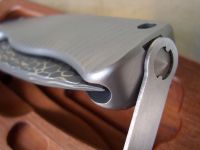 Нож складной LionSteel SR2DL G Mini, сталь клинка дамасская сталь Chad Nichols Damascus "Lizard" Pattern, рукоять титан по технологии Solid®, серый