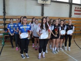 21 команда словацких школьников сразилась в мас-рестлинге