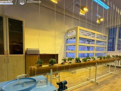 В школе Мегино-Кангаласского района открыли уникальную круглогодичную агролабораторию