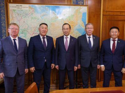Айсен Николаев поставил задачи перед избранными главами районов Якутии