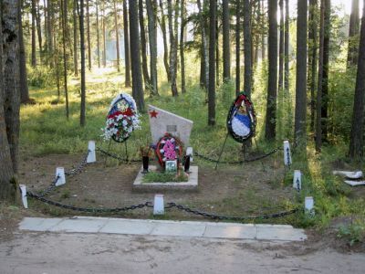 Братское захоронение воинов-разведчиков, погибших во время Великой Отечественной войны