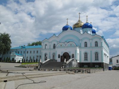 Церковь Рождества Богородицы и больница