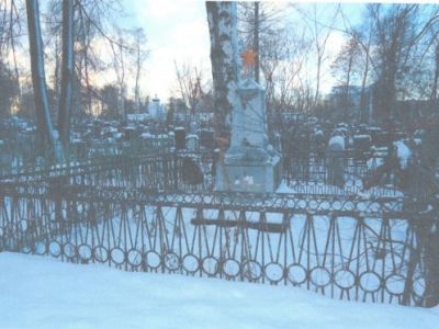 Братская могила ленинградцев-блокадников