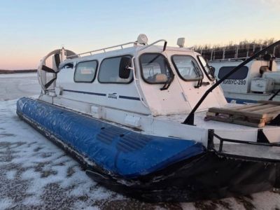 На реке Лене сломалось судно на воздушной подушке с пассажирами