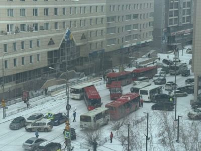 Из-за массового ДТП образовался транспортный коллапс в Якутске