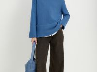 Джемпер свободного силуэта с широкими рукавами