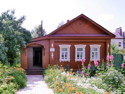 Дом, в котором в 1908 г. по 1918 г. жил детский писатель Аркадий Гайдар (Голиков Аркадий Петрович)