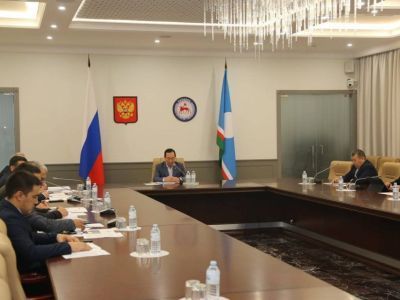 Глава Якутии провел первое совещание республиканской комиссии «Вместе к Победе!»