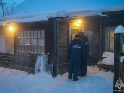 В Якутске специалисты МЧС ежедневно выходят в рейды по пожарной профилактике