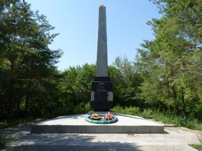 Братская могила советских воинов, погибших в период Сталинградской битвы